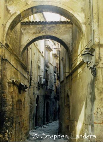 AlleyLowRes1.JPG